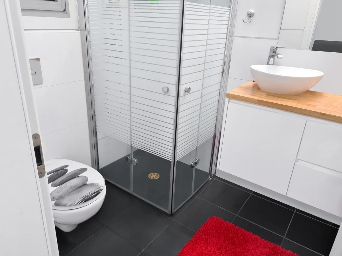 Beach Suite Israel- Private Jacuzzi Garden Suite & Gym, 3 Min Walk To Beach ביץ סוייט ישראל- ג'קוזי פרטי בגינה 3 דקות הליכה לים וחדר כושר Ascalão Exterior foto