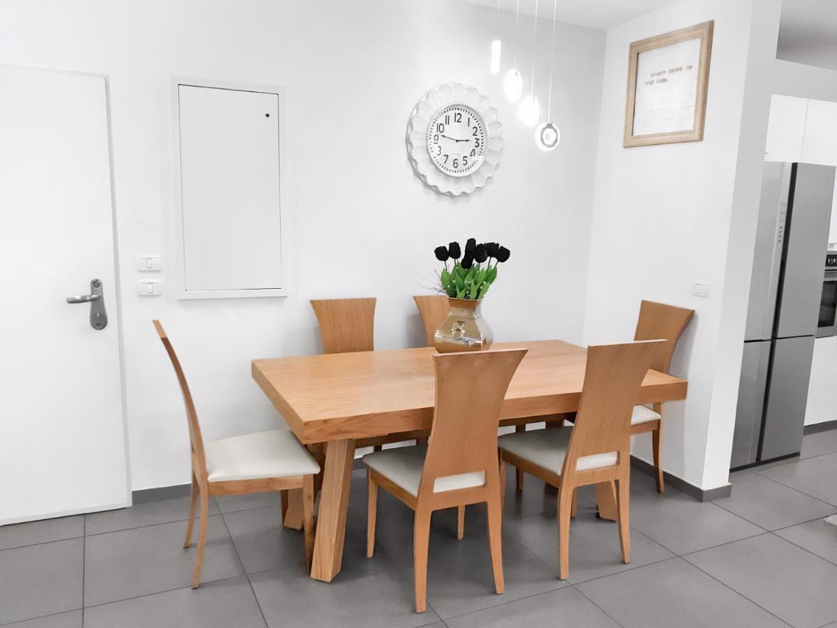Beach Suite Israel- Private Jacuzzi Garden Suite & Gym, 3 Min Walk To Beach ביץ סוייט ישראל- ג'קוזי פרטי בגינה 3 דקות הליכה לים וחדר כושר Ascalão Exterior foto